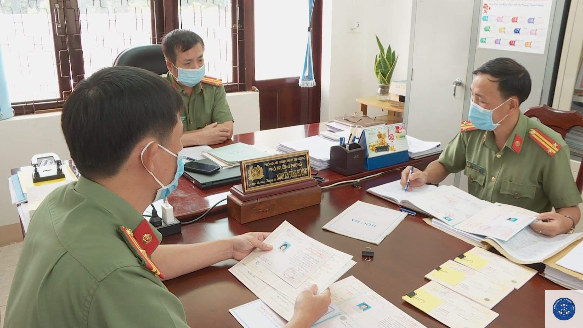 kiểm tra bằng đại học giả - Image 3